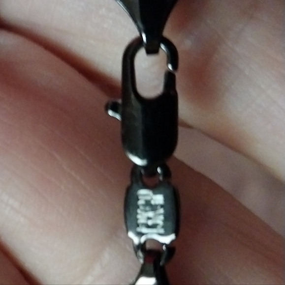 Eiffel Tower Pendant Necklace - Picture 12 of 12